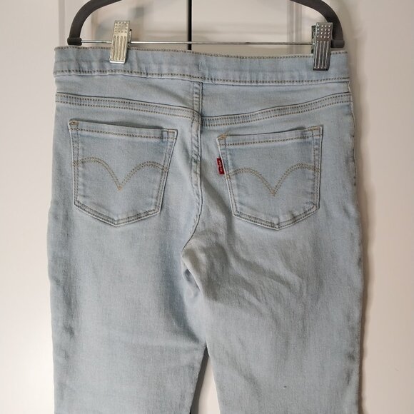 2 Levis Pull-On Jeggings - Picture 5 of 10